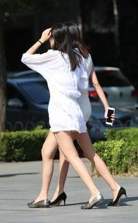 美女穿方格丝袜动图,方格丝袜美女动态魅力全展现