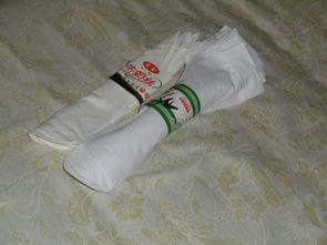 小学女生穿粉色丝袜视频,小学生粉色丝袜萌态视频走红网络